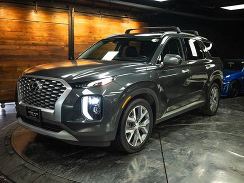 Used 2022 Hyundai Palisade SEL w/ 8P Bench Seat Package FWD image 2