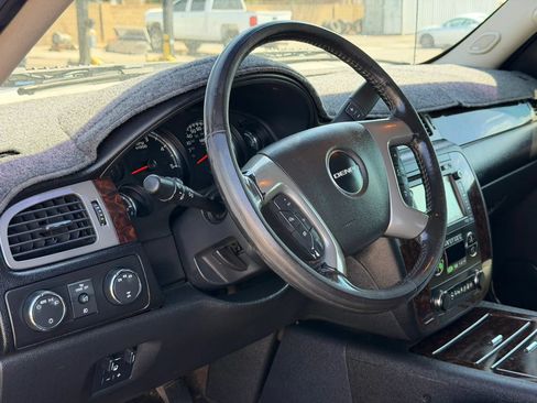 Used 2012 GMC Sierra 2500 Denali w/ Suspension Package, Off-Road AWD/4WD image 19
