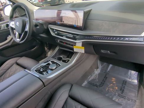 New 2025 BMW X7 xDrive40i w/ Premium Package image 12