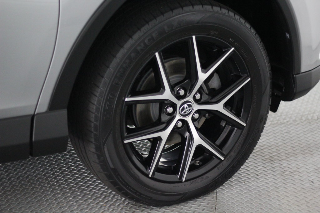 Used 2017 Toyota RAV4 SE AWD/4WD image 61