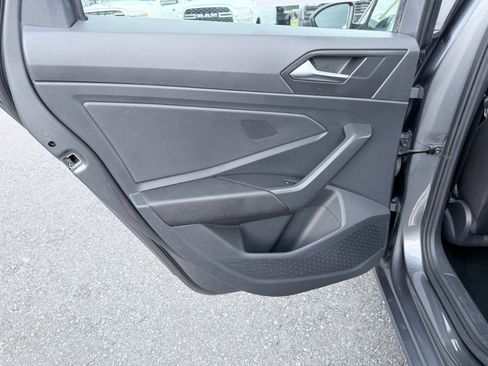 Used 2024 Volkswagen Jetta SE FWD image 31
