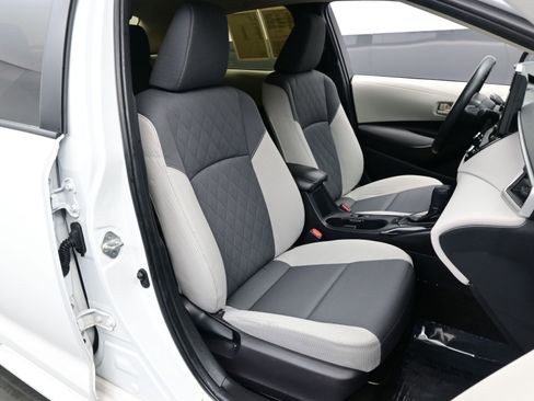 Used 2023 Toyota Corolla LE image 13