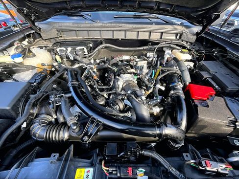 Used 2021 Ford Bronco Badlands image 10