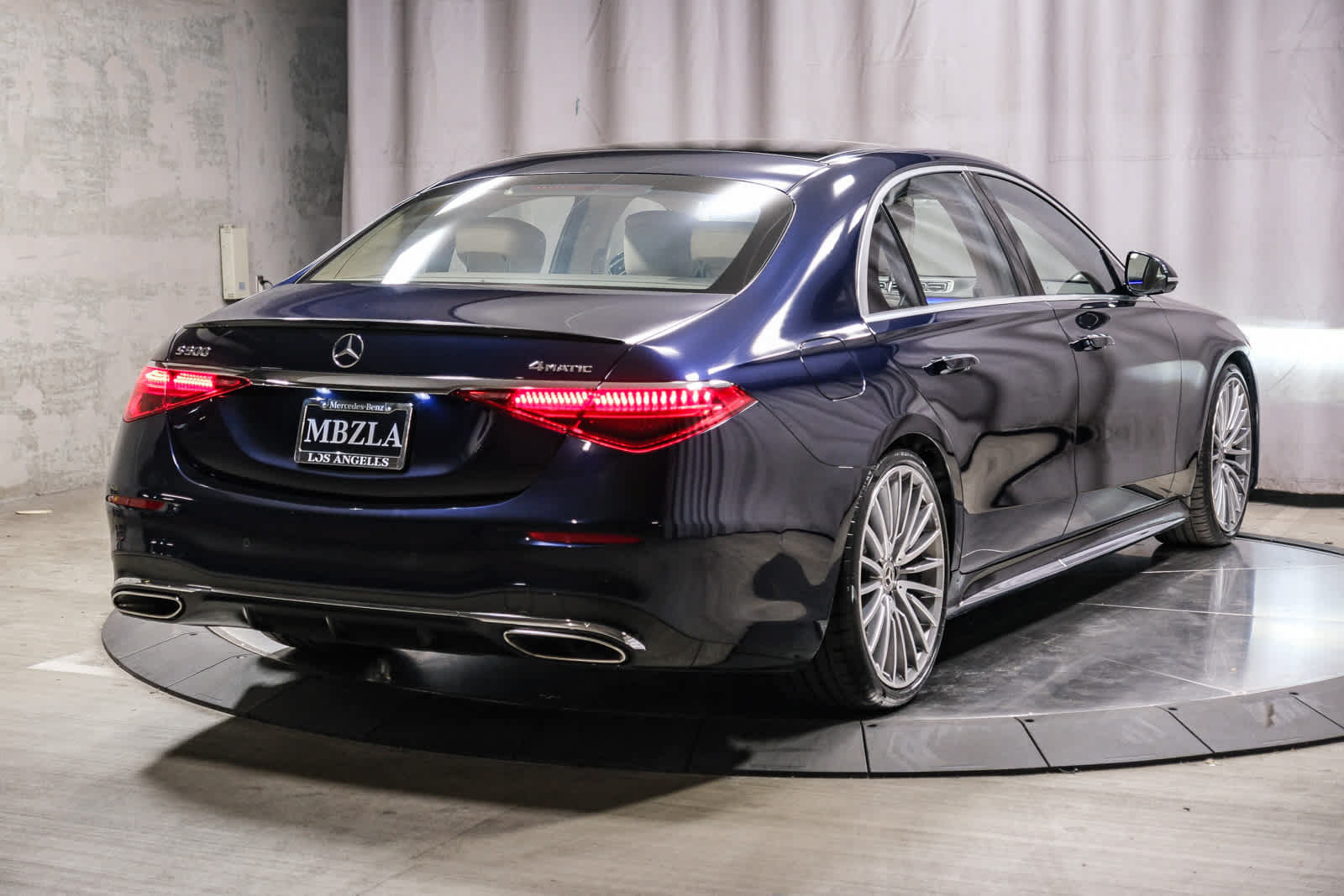 Certified 2022 Mercedes-Benz S 500 4MATIC image 4