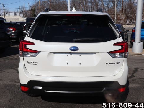 Used 2023 Subaru Forester Premium image 6