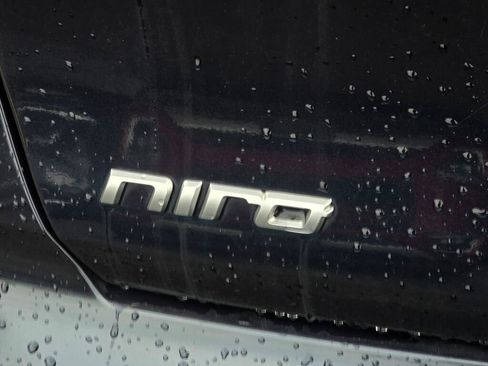 Used 2018 Kia Niro EX Premium image 37