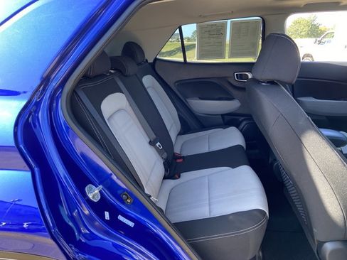 Used 2024 Hyundai Venue SEL image 13