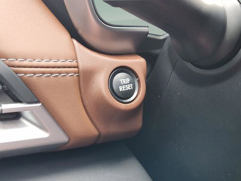 Used 2020 Subaru Outback Touring AWD/4WD image 18