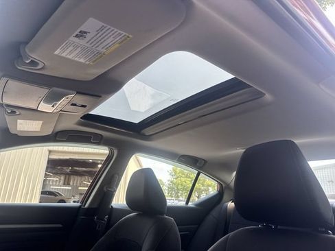 Used 2020 Nissan Altima 2.5 SV FWD image 29