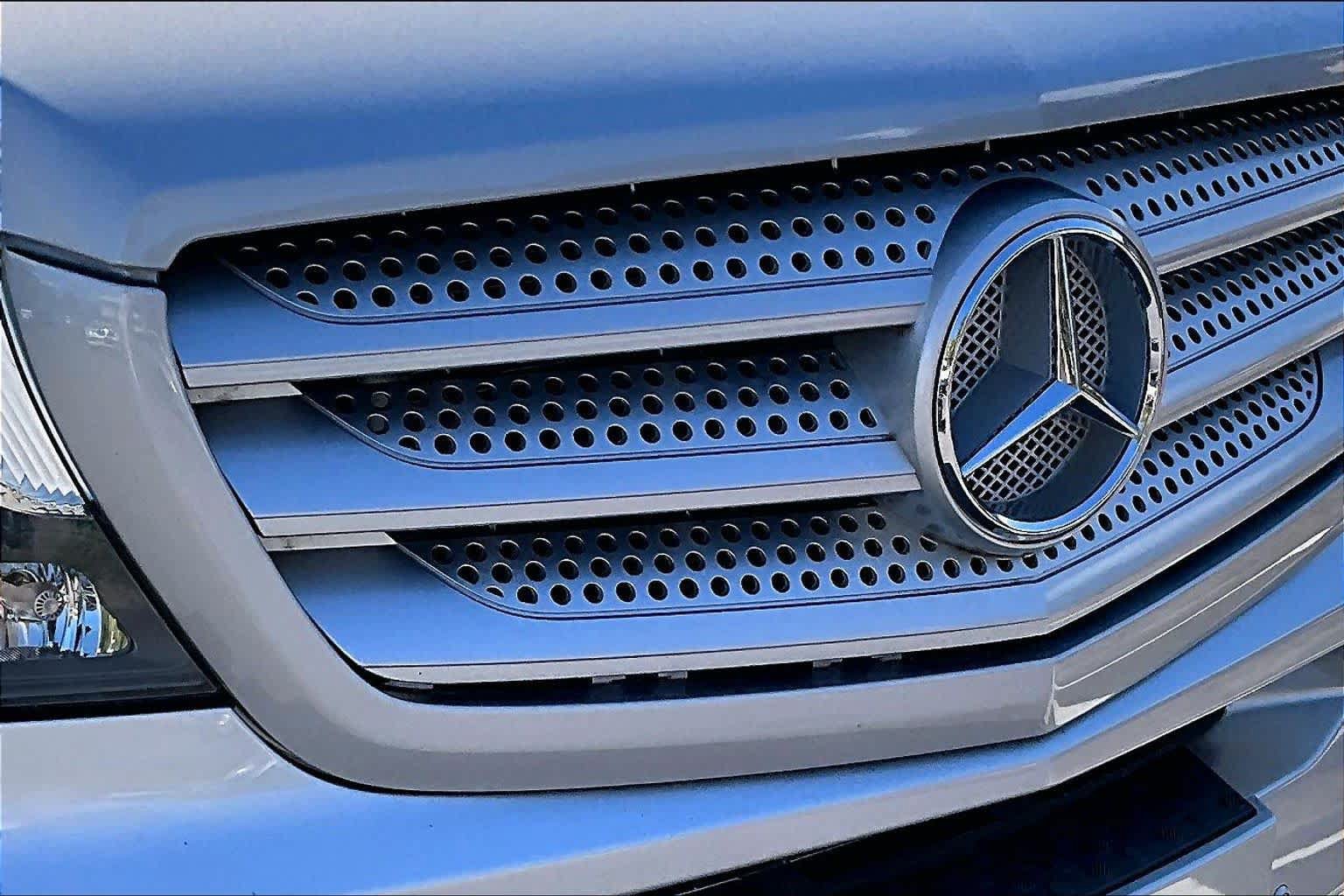 Used 2018 Mercedes-Benz Sprinter 2500 image 29