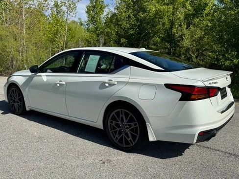 Used 2023 Nissan Altima 2.0 SR FWD image 8