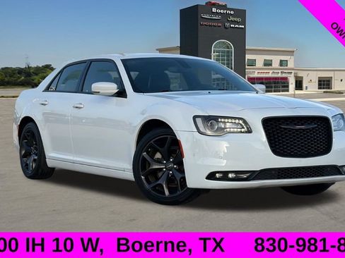 Used 2023 Chrysler 300 S RWD image 1
