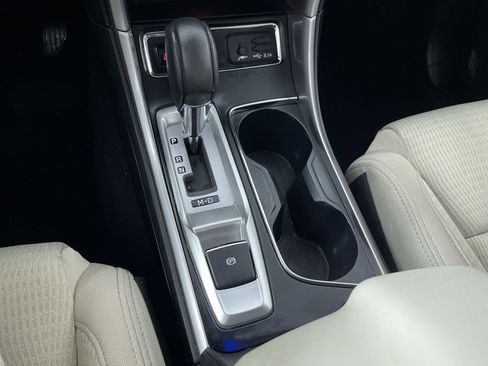 Used 2019 Subaru Ascent Premium image 21