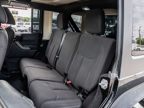 Used 2018 Jeep Wrangler Unlimited Sport S AWD/4WD image 17