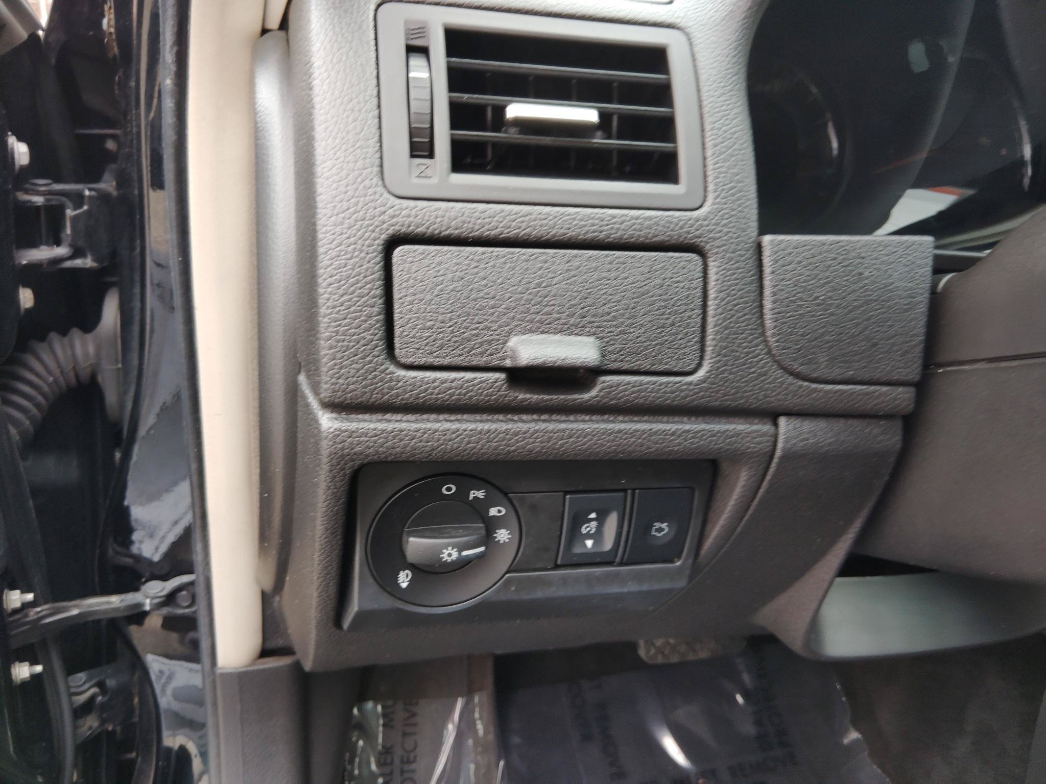 Used 2012 Ford Fusion SEL FWD image 15