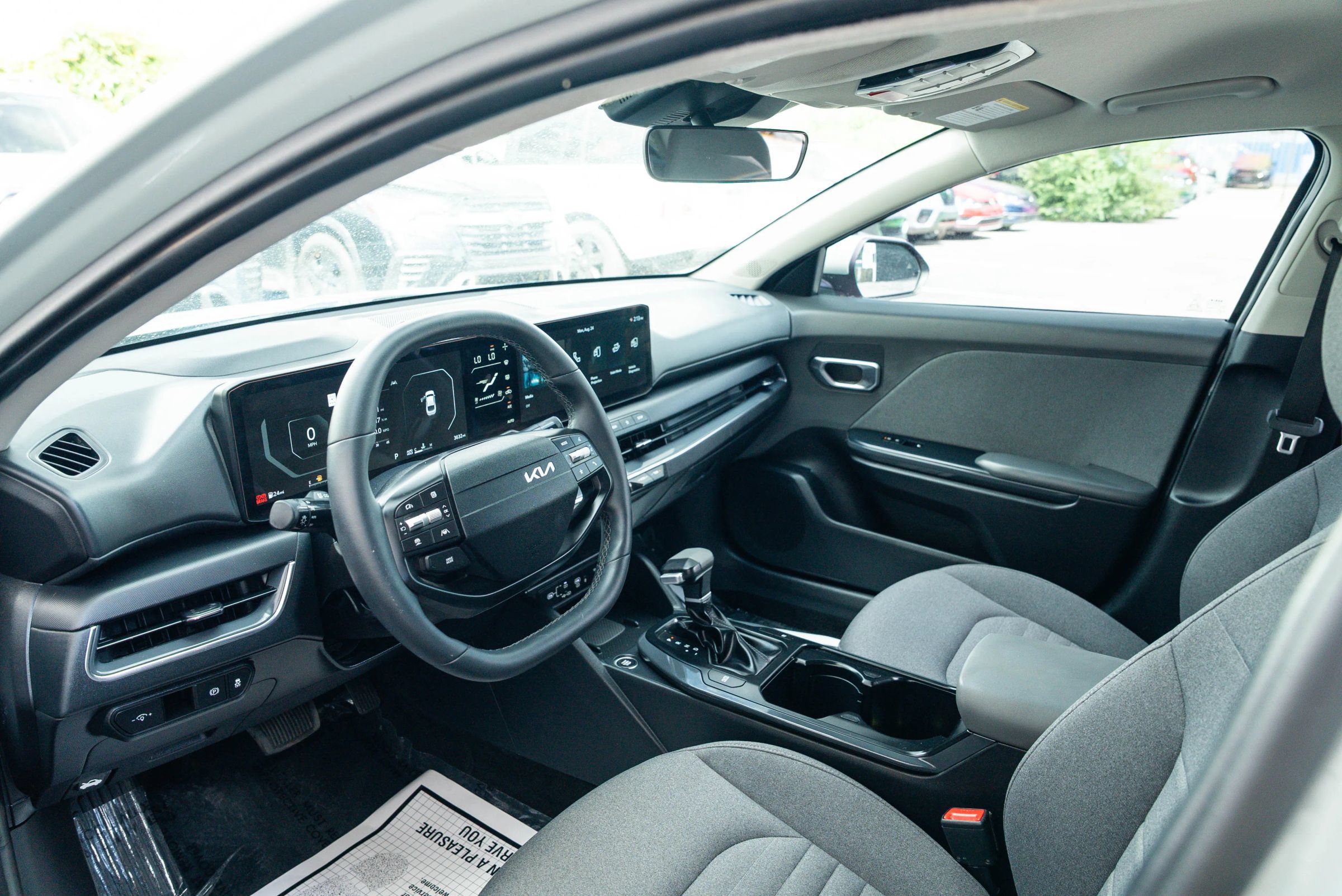 Used 2025 Kia K4 EX FWD image 15