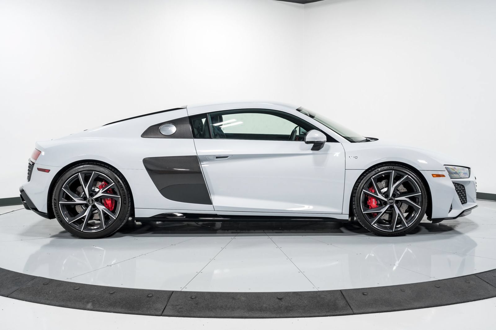 Used 2023 Audi R8 V10 performance RWD image 2
