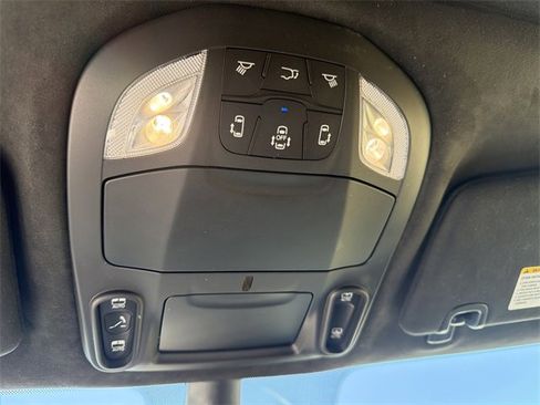 Used 2024 Chrysler Pacifica Pinnacle w/ Trailer Tow Group image 30