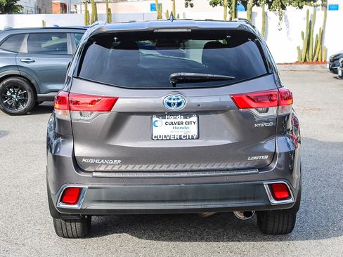 Used 2019 Toyota Highlander Limited Platinum image 8