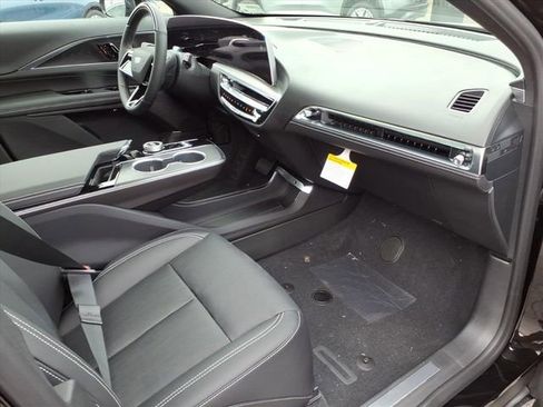 New 2026 Cadillac Lyriq Luxury w/ LPO, Floor Liner Package RWD image 23