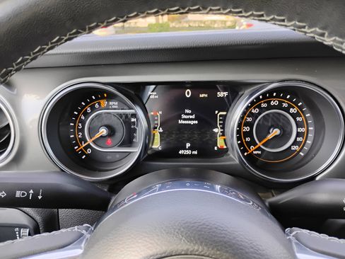 Used 2023 Jeep Gladiator Overland image 58