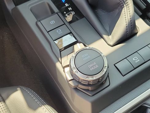 New 2026 Toyota 4Runner Limited AWD/4WD image 28