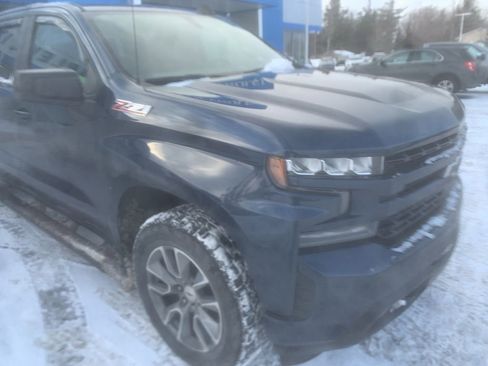 Used 2022 Chevrolet Silverado 1500 RST w/ Z71 Off-Road Package AWD/4WD image 2