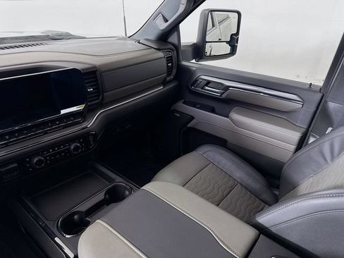Used 2024 Chevrolet Silverado 2500 ZR2 AWD/4WD image 25
