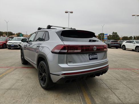 New 2026 Volkswagen Atlas Cross Sport SEL R-Line image 5