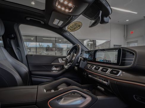 Certified 2023 Mercedes-Benz GLS 580 4MATIC image 17
