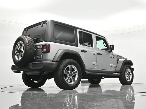 Used 2019 Jeep Wrangler Unlimited Sport w/ Technology Group AWD/4WD image 40