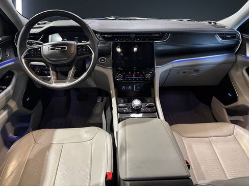 Used 2022 Jeep Grand Cherokee Overland image 10