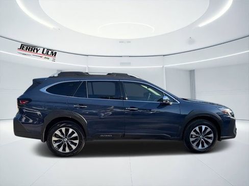 Used 2025 Subaru Outback Touring XT w/ Popular Package #2 AWD/4WD image 2