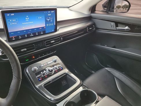 Certified 2022 Lincoln Nautilus FWD w/ Premium Package image 30