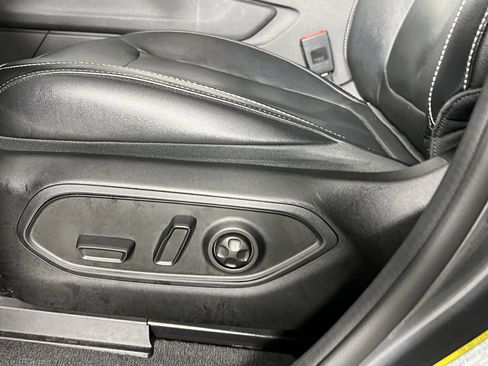 Used 2022 Jeep Grand Cherokee Limited image 21