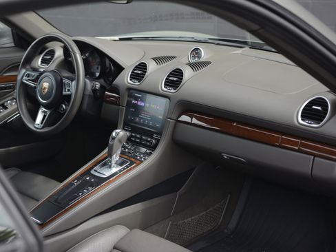 Certified 2024 Porsche 718 Cayman S RWD image 30