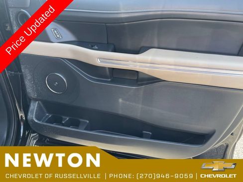 Used 2023 Ford Expedition Limited AWD/4WD image 25