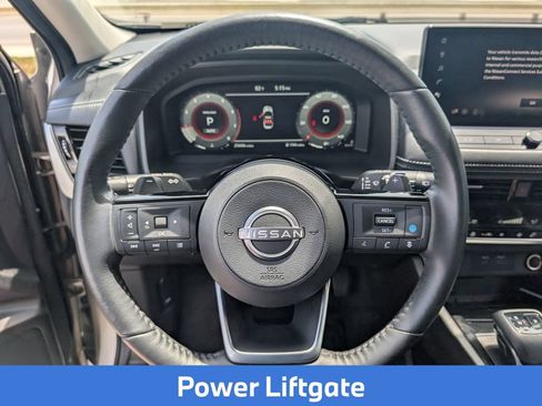 Used 2024 Nissan Rogue SL AWD/4WD image 16