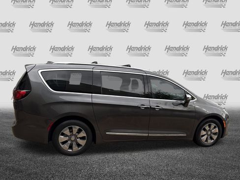 Used 2018 Chrysler Pacifica Limited w/ Advanced Safetytec Group image 10