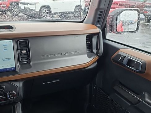 Used 2024 Ford Bronco Outer Banks AWD/4WD image 16
