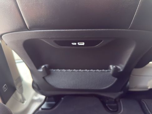 Used 2024 Chrysler Pacifica Touring-L FWD image 30