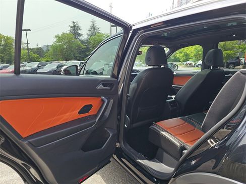 Used 2021 Volkswagen Tiguan SEL Premium R-Line w/ 3rd Row Seat Package image 18