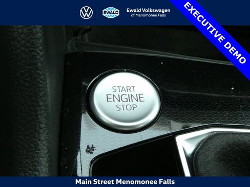 New 2025 Volkswagen Taos SE image 9