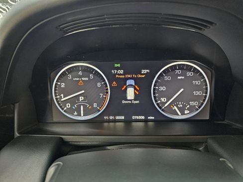 Used 2011 Land Rover Range Rover HSE image 29