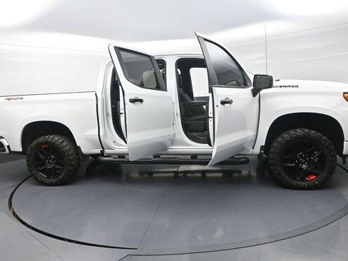 Used 2024 Chevrolet Silverado 1500 RST w/ Redline Edition AWD/4WD image 39
