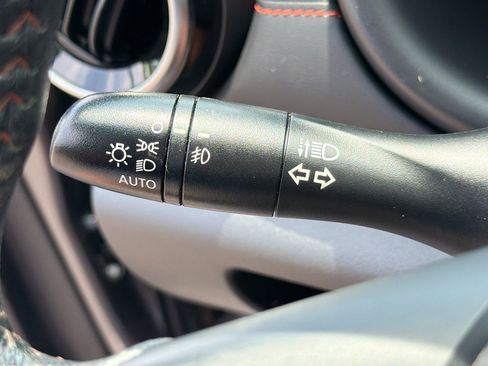 Used 2023 Nissan Kicks SR FWD image 19
