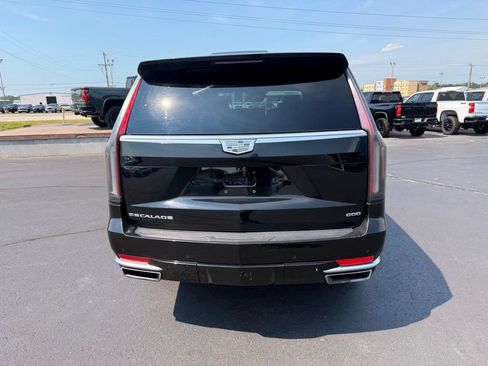 Used 2024 Cadillac Escalade Luxury AWD/4WD image 4