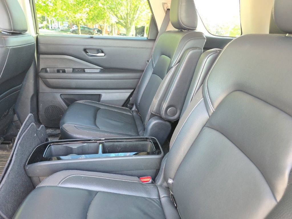 Used 2023 Nissan Pathfinder SL w/ SL Premium Package AWD/4WD image 26