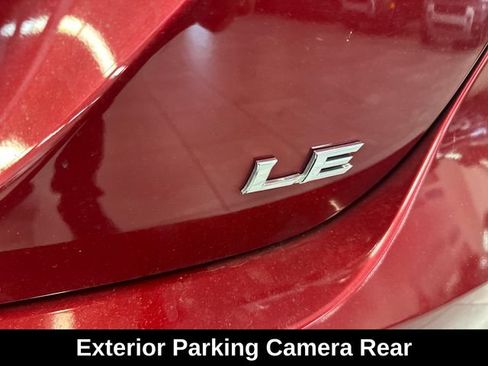 Used 2018 Toyota Camry LE FWD image 6