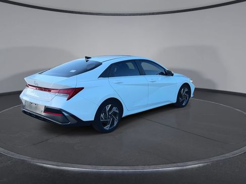 Used 2024 Hyundai Elantra Limited FWD image 8